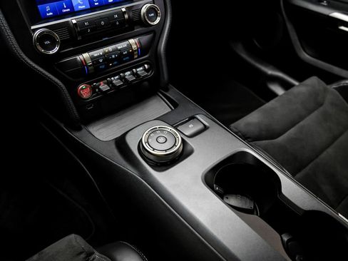 Used 2022 Ford Mustang Shelby GT500 w/ Carbon Fiber Track Pack RWD image 27