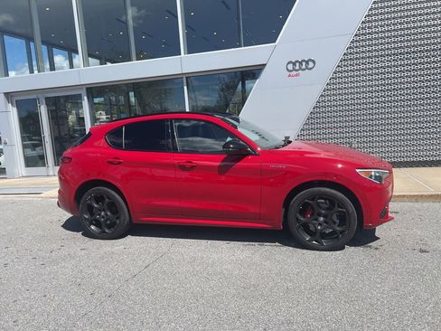Used 2023 Alfa Romeo Stelvio Veloce AWD/4WD image 13