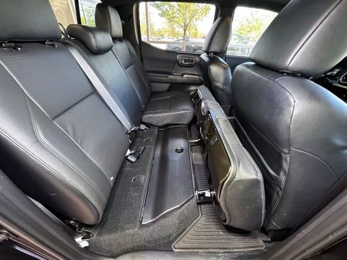 Used 2023 Toyota Tacoma TRD Off-Road w/ TRD Premium Off Road Package AWD/4WD image 56