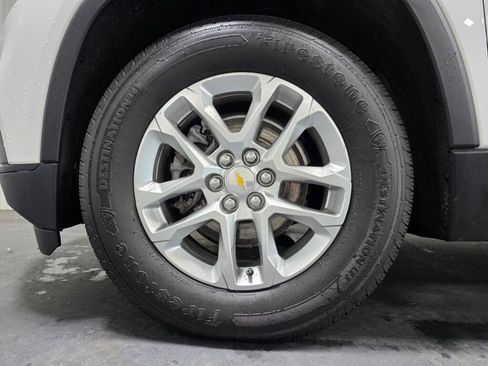 Used 2021 Chevrolet Traverse LS AWD/4WD image 5