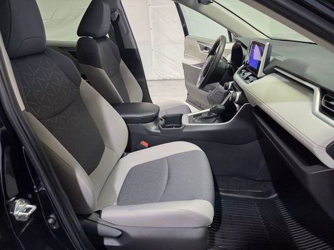 Used 2024 Toyota RAV4 XLE image 9