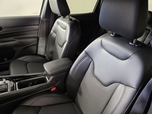 New 2026 Jeep Compass Latitude image 11