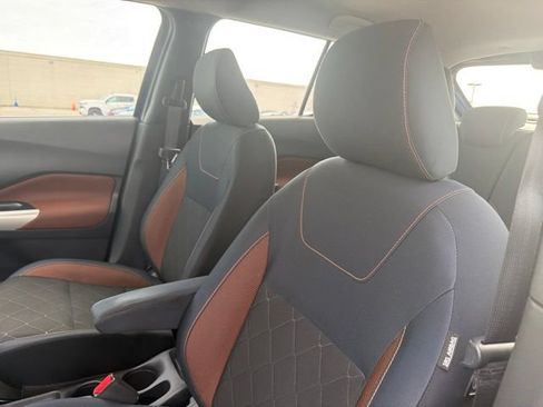 Used 2018 Nissan Kicks SR FWD image 9