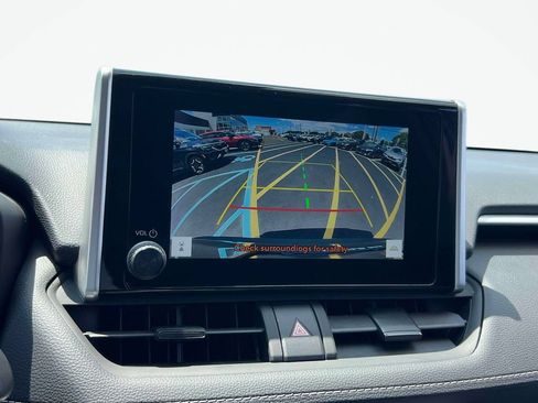 Used 2025 Toyota RAV4 XLE FWD image 28