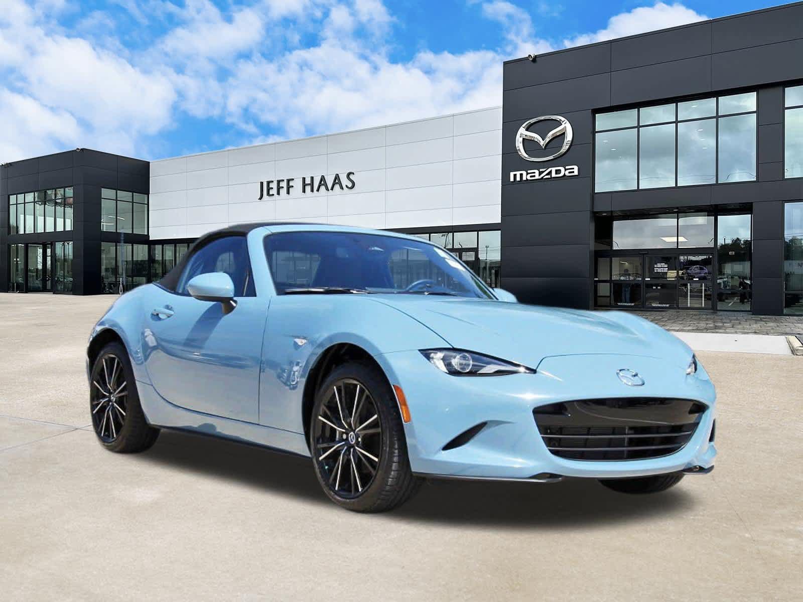 Used 2024 MAZDA MX-5 Miata Grand Touring RWD image 4