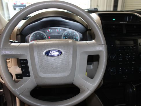 Used 2011 Ford Escape XLS w/ 101A Rapid Spec Order Code FWD image 10