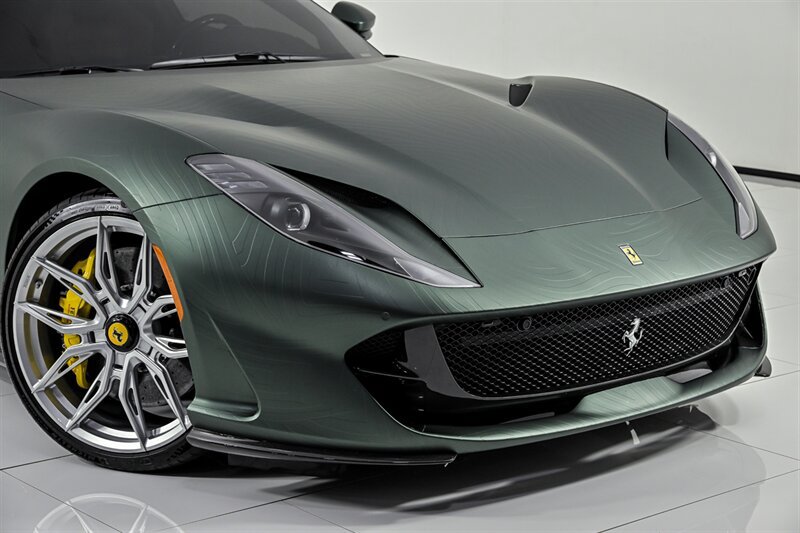 Used 2020 Ferrari 812 Superfast RWD image 2
