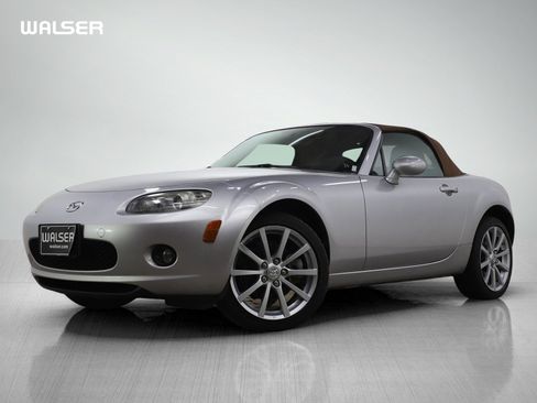 Used 2006 MAZDA MX-5 Miata Grand Touring w/ Premium Pkg image 1