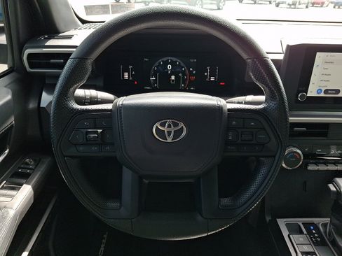 Certified 2025 Toyota Tacoma SR5 AWD/4WD image 21