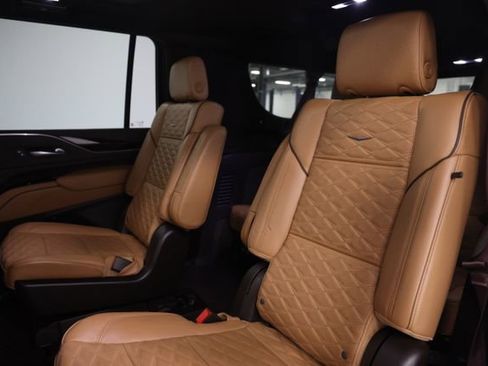 Used 2022 Cadillac Escalade ESV Premium Luxury image 29