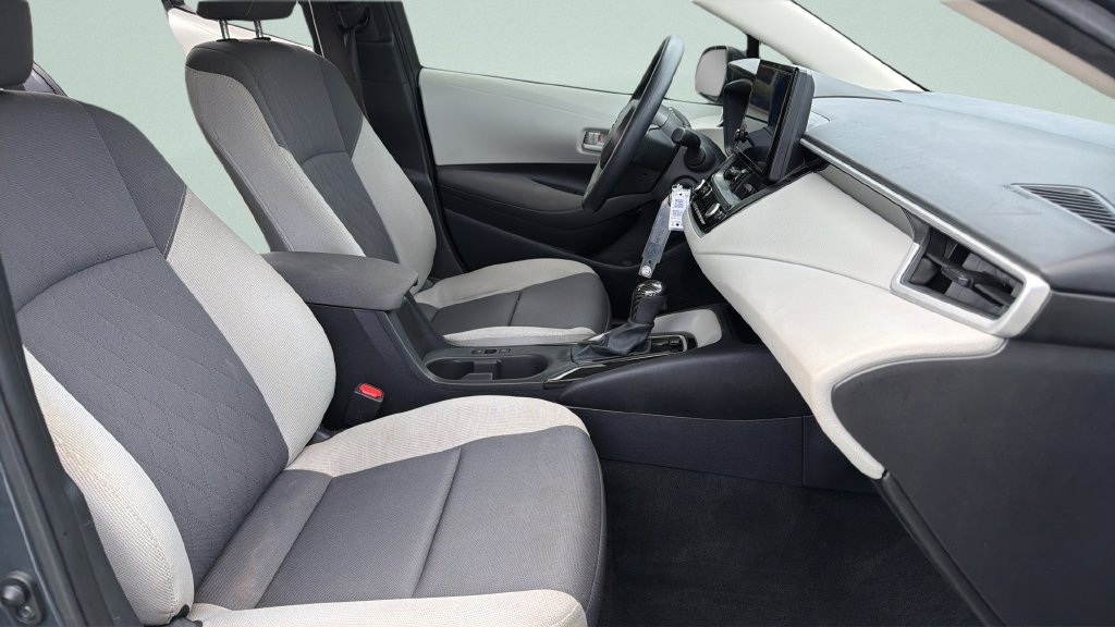 Used 2025 Toyota Corolla LE FWD image 25