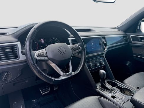 Certified 2021 Volkswagen Atlas Cross Sport SE w/ Panoramic Sunroof Package FWD image 9