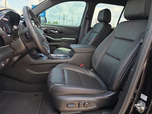 Used 2023 Chevrolet Traverse RS AWD/4WD image 10