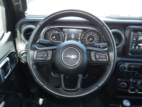 Used 2022 Jeep Gladiator Sport AWD/4WD image 15