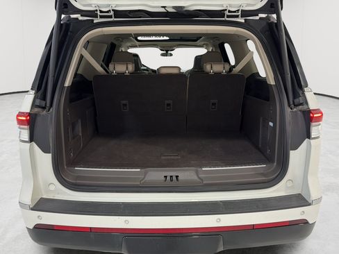Used 2023 Lincoln Navigator L Reserve AWD/4WD image 24