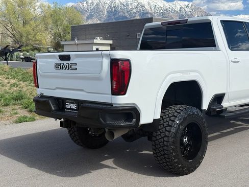 Used 2023 GMC Sierra 3500 SLT w/ SLT Premium Package AWD/4WD image 10
