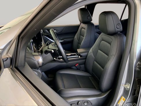Used 2025 Chevrolet Equinox LT w/ Convenience Package II FWD image 8