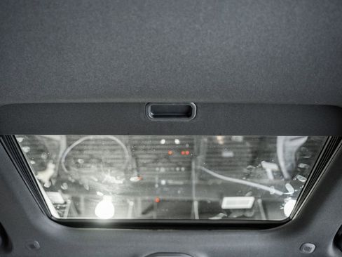 New 2025 Jeep Grand Cherokee Altitude image 31