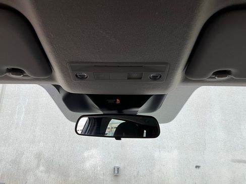 Used 2025 Nissan Kicks SV image 14