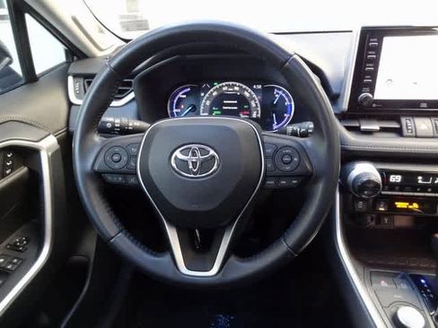 Used 2020 Toyota RAV4 Limited image 15