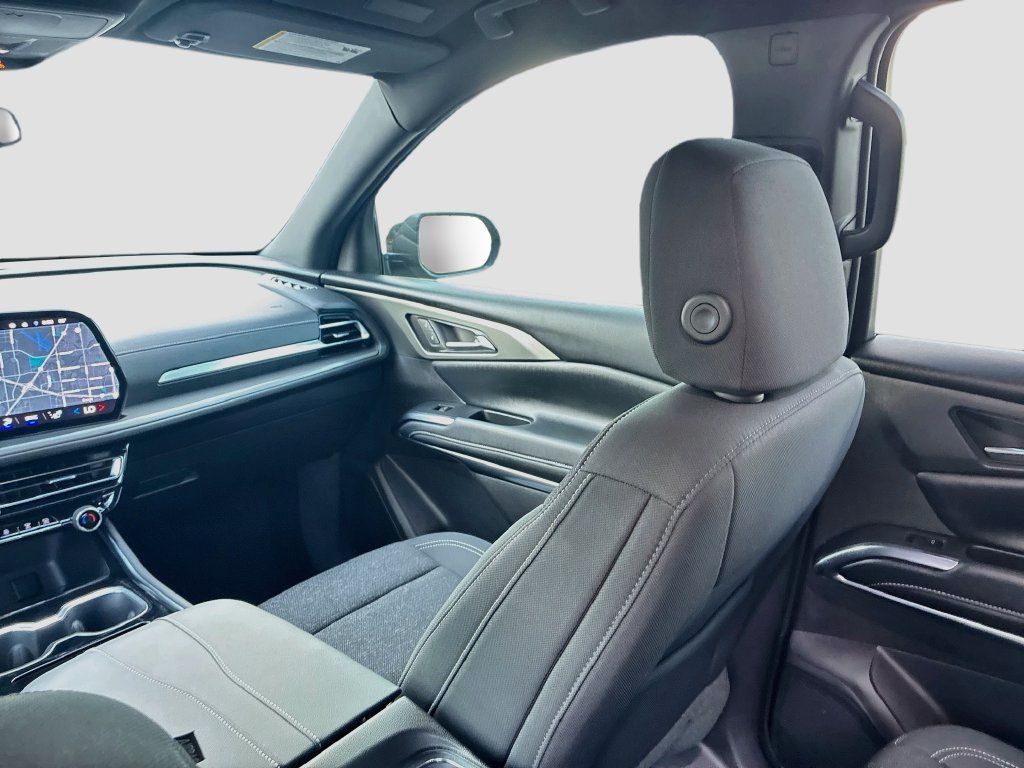 Used 2026 Chevrolet Traverse LT w/ LPO, Floor Liner Package FWD image 22
