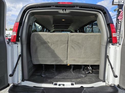Used 2020 Chevrolet Express 3500 LS RWD image 17