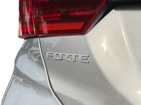Used 2024 Kia Forte GT-Line FWD image 35