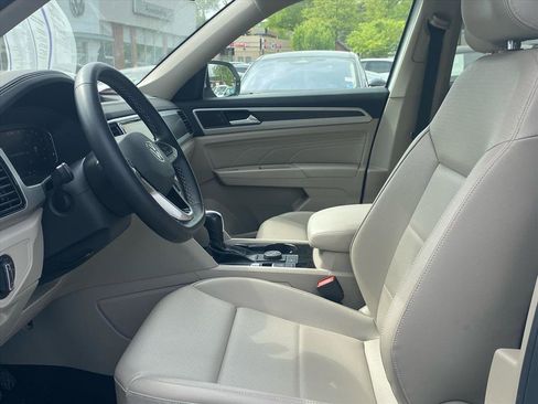 Used 2022 Volkswagen Atlas SE w/ Black Wheel Package image 10
