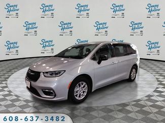 Used 2024 Chrysler Pacifica Touring-L video 1