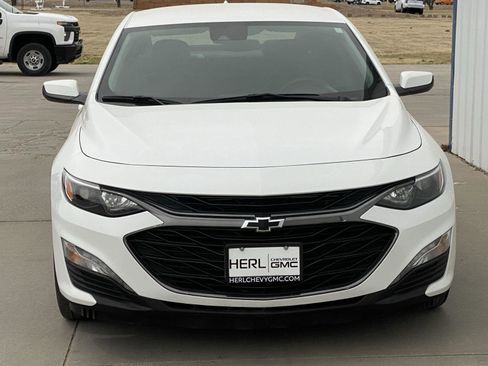 Used 2024 Chevrolet Malibu LT w/ Sport Edition image 2