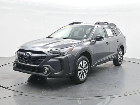 Used 2025 Subaru Outback Premium AWD/4WD image 2