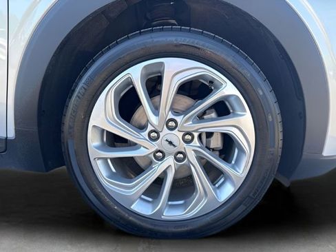 Used 2023 Chevrolet Bolt EUV LT w/ Driver Confidence Package FWD image 34