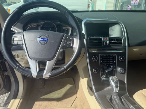 Used 2015 Volvo XC60 T5 Platinum image 8