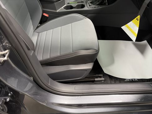 New 2026 Volkswagen Jetta SE image 32