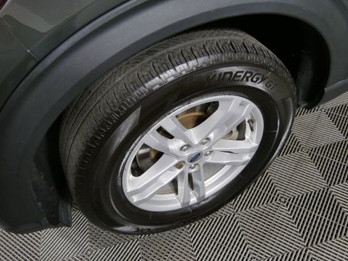 Used 2022 Ford Explorer XLT image 10