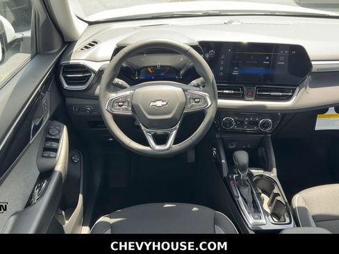 New 2026 Chevrolet TrailBlazer LT w/ Convenience Package FWD image 13