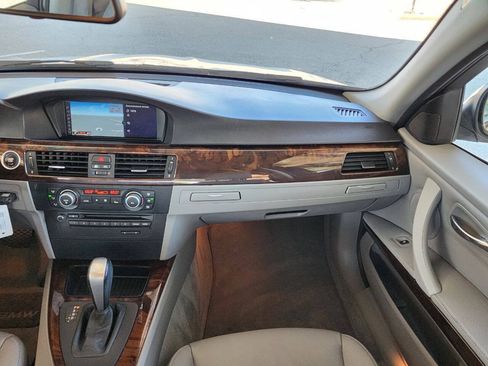 Used 2011 BMW 328i Sedan RWD image 18