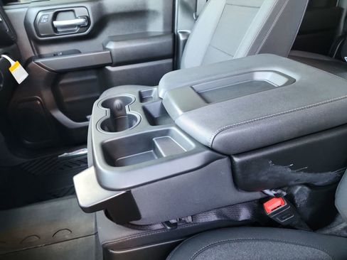 Used 2025 Chevrolet Silverado 2500 Custom w/ Custom Value Package image 31