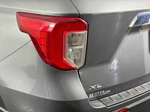 Used 2023 Ford Explorer XLT w/ Equipment Group 202A RWD image 36