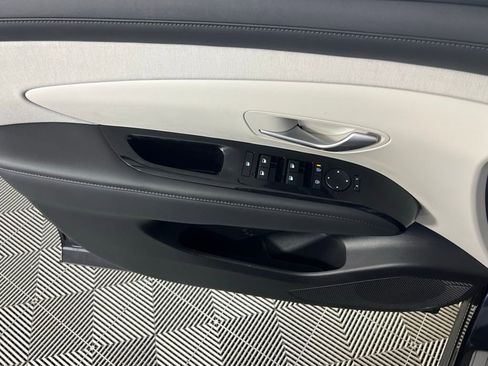 Used 2025 Hyundai Tucson Limited image 28