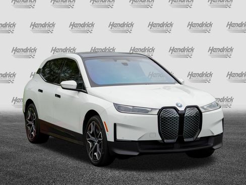 Used 2024 BMW iX xDrive50 AWD/4WD image 2