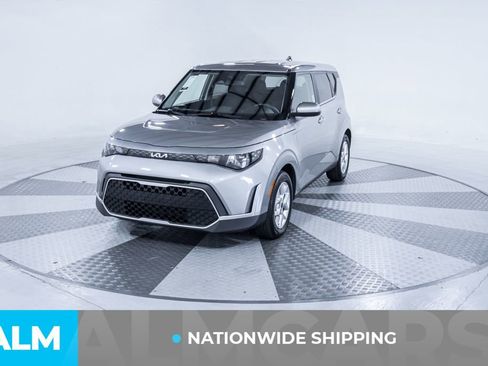 Used 2023 Kia Soul LX w/ LX Technology Package image 2