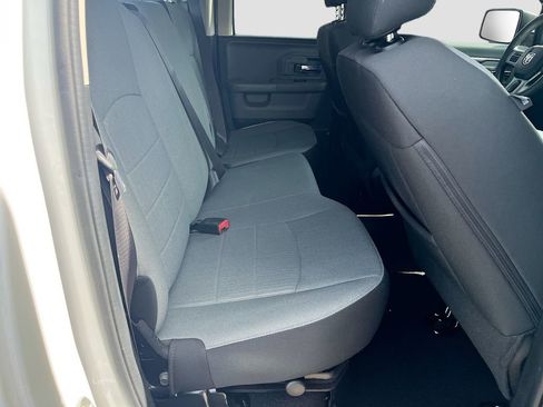 Used 2022 RAM 1500 Classic SLT image 24