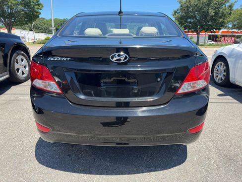 Used 2013 Hyundai Accent GLS w/ Premium Pkg FWD image 5