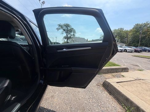 Used 2020 Ford Fusion Titanium FWD image 22