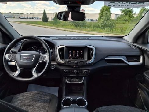 Used 2024 GMC Terrain SLE w/ Driver Convenience Package FWD image 32