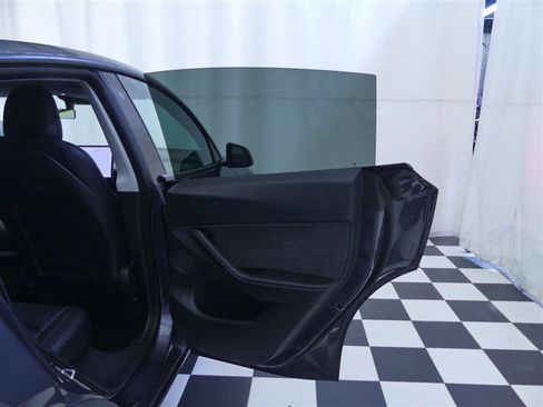 Used 2020 Tesla Model Y Long Range AWD/4WD image 28