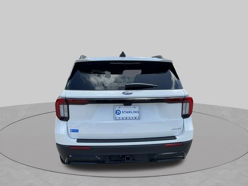 Used 2025 Ford Explorer ST-Line w/ ST-Line Street Pack AWD/4WD image 6