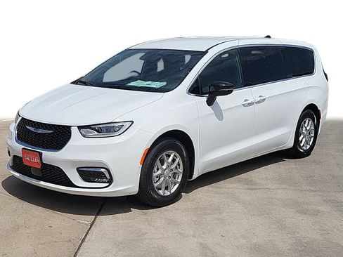 New 2026 Chrysler Pacifica Select FWD image 1