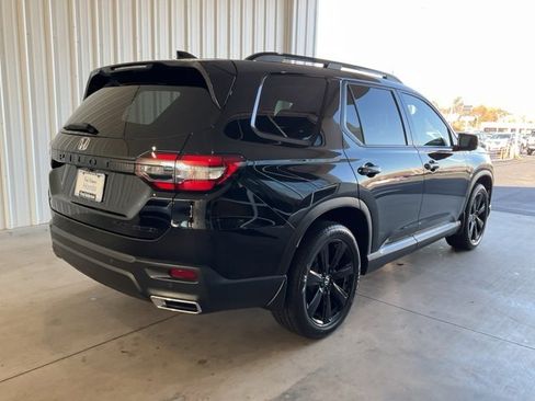 Certified 2025 Honda Pilot Black Edition image 26